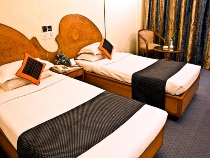 Sky Blue Resort 罗纳瓦拉 外观 照片
